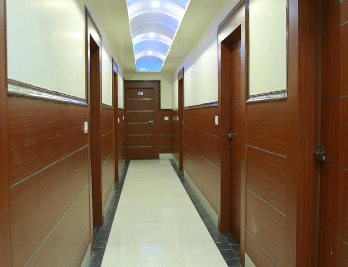 Hotel Kings, Rohtak Zewnętrze zdjęcie