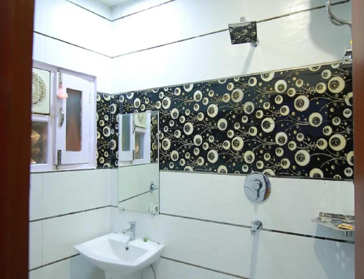 Hotel Kings, Rohtak Zewnętrze zdjęcie