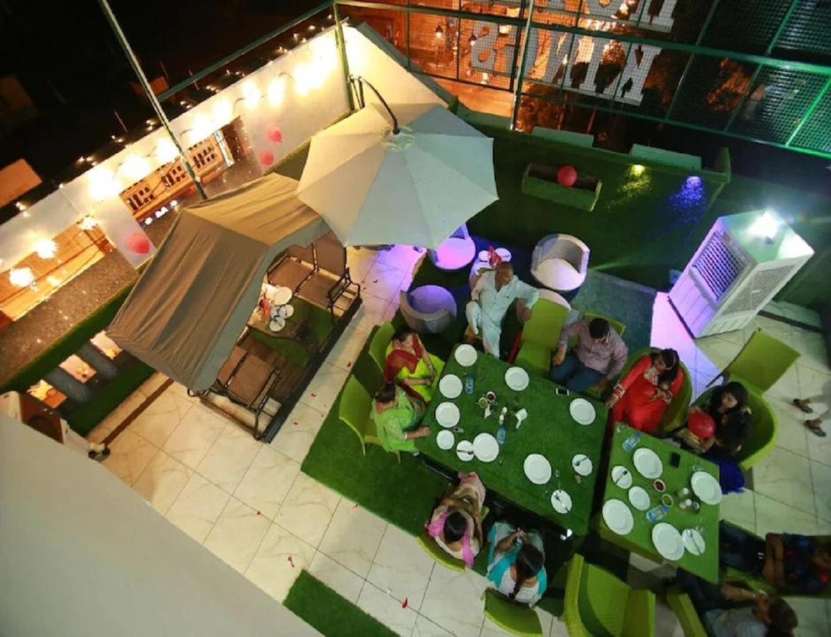 Hotel Kings, Rohtak Zewnętrze zdjęcie